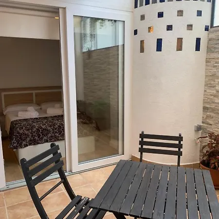 Apartment Patio Port Serrallo *