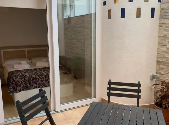 Apartamento Patio Port Serrallo *